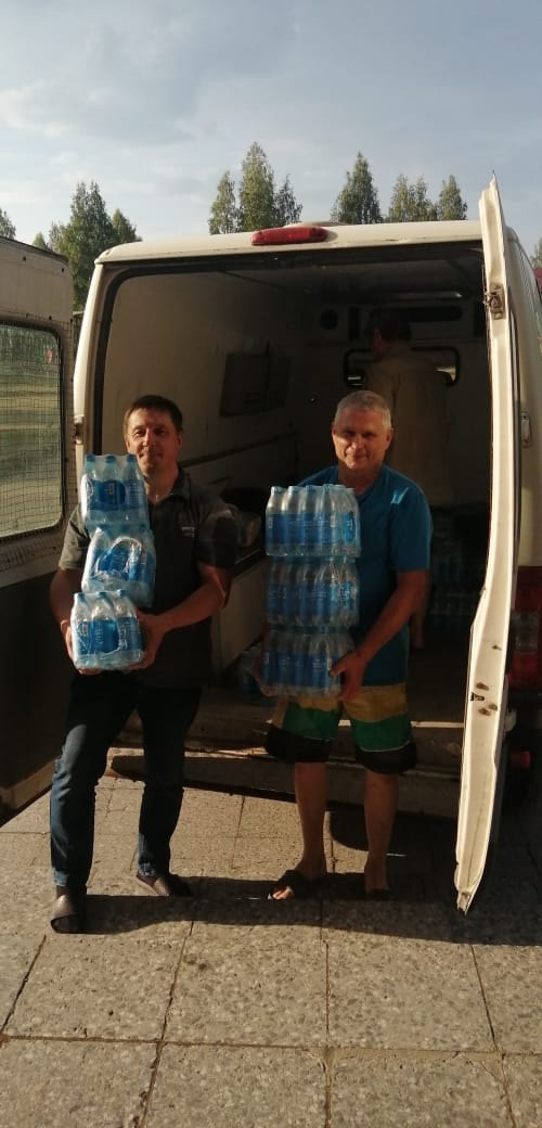    Еду и воду направили спасателям, борющимся с лесными пожарами в КарелииМинсельхоз Карелии