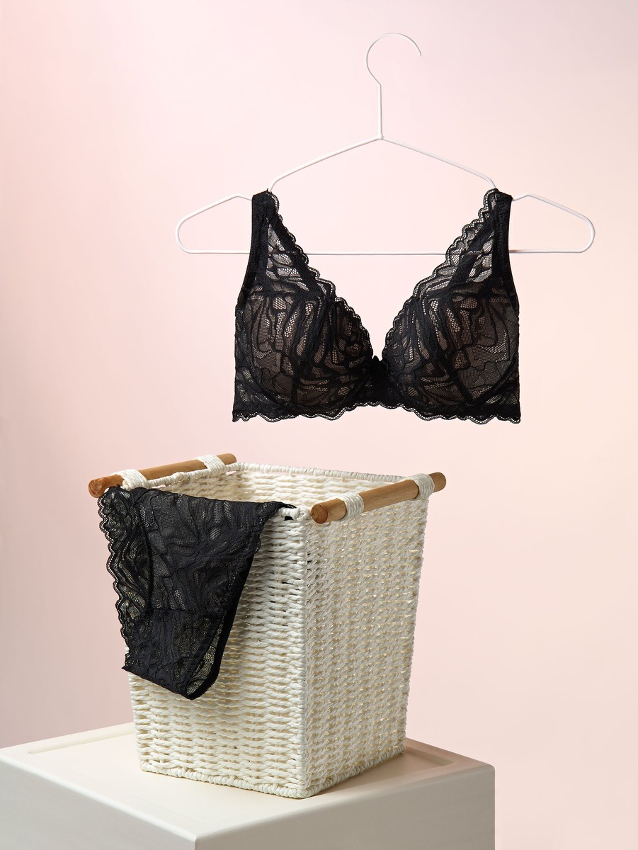    Качественное белье – важная основа образа. Лукбук SiSi