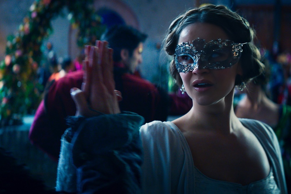    Новая Джульетта (Клара Ругор) выглядит значительно более зрелой и предприимчивой, чем предполагала хрестоматийная пьеса. / kinopoisk.ru