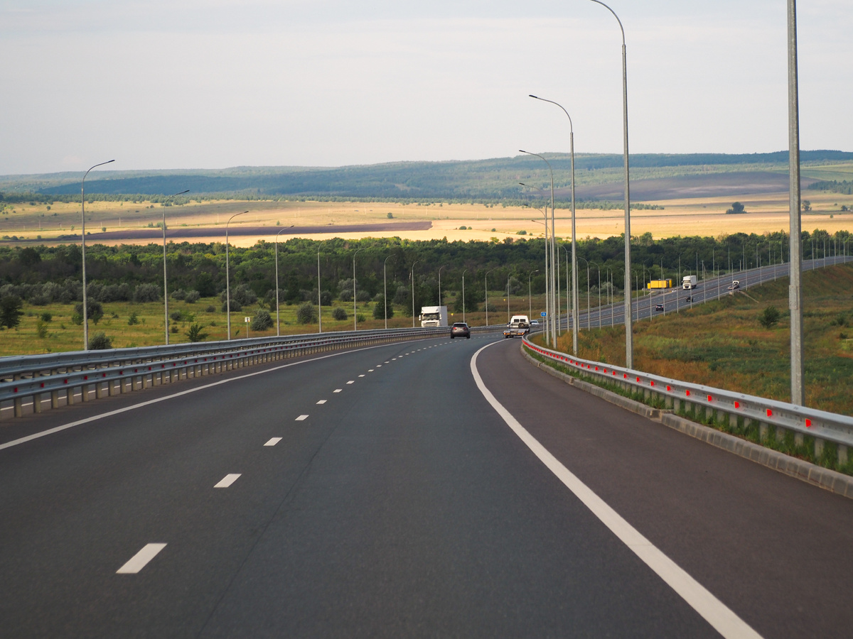 Современные российские дороги выглядят так. Зачем здесь полный привод? 