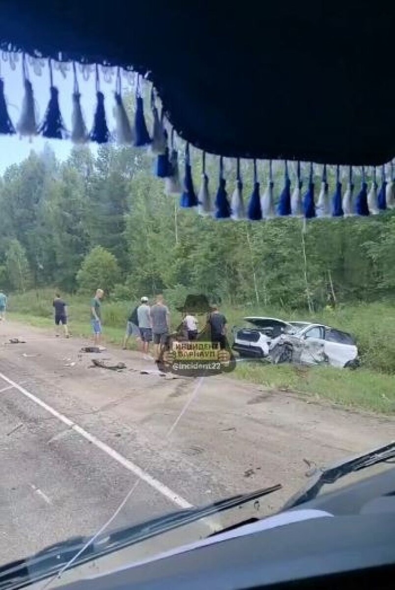    ДТП на бийской трассе. Источник: "Инцидент Барнаул"