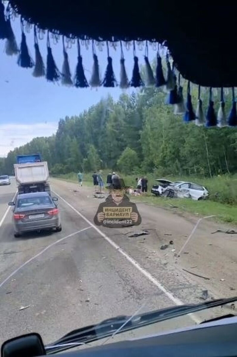    ДТП на бийской трассе. Источник: "Инцидент Барнаул"