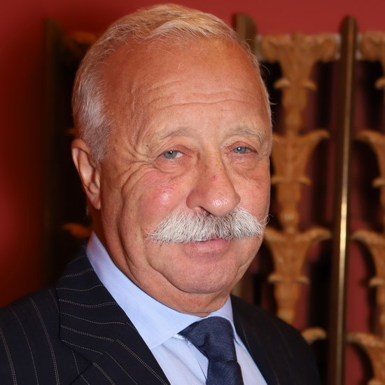     Владимир Путин поздравил Леонида Якубовича с юбилеем