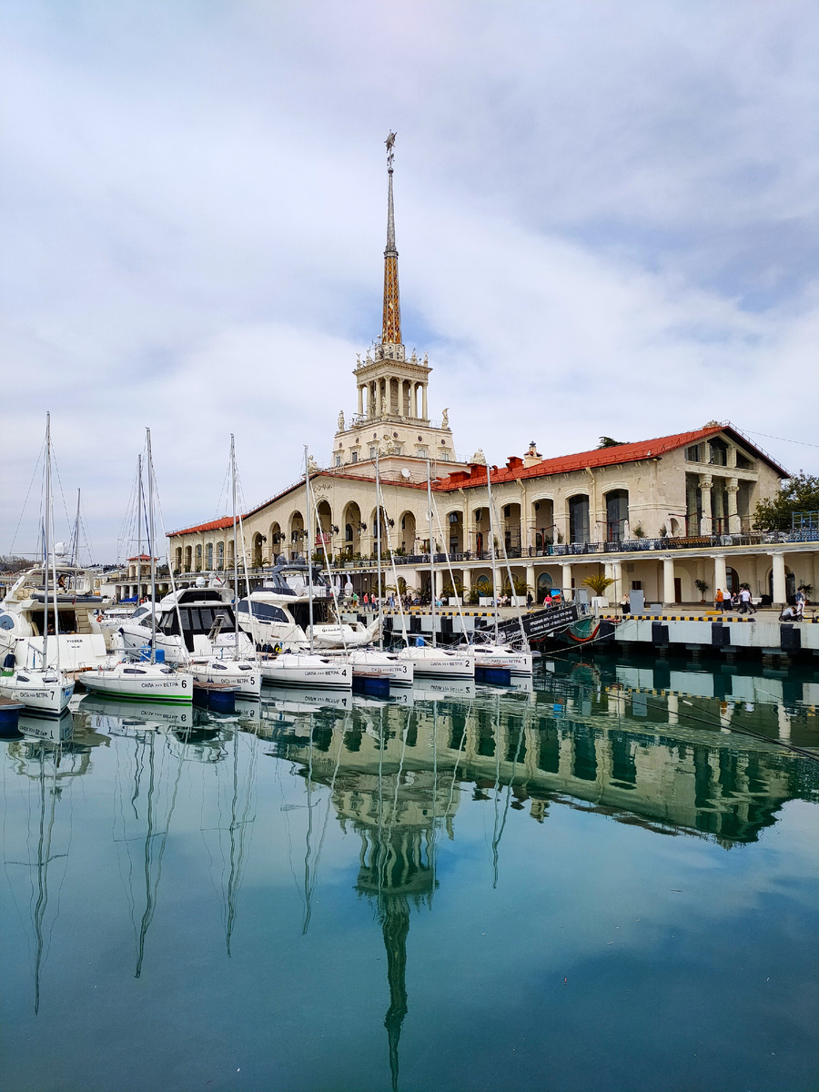 Морской вокзал Сочи - историческое здание