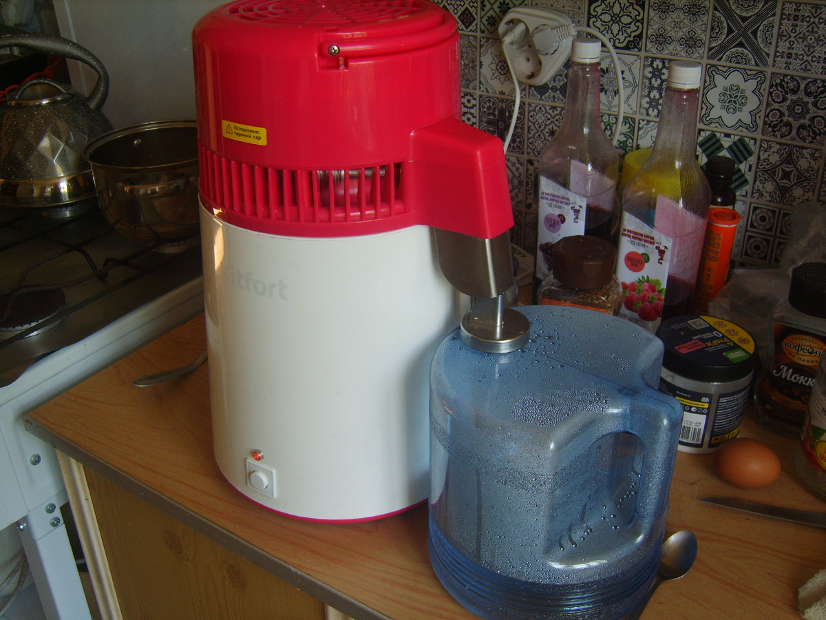 дистилятор в работе