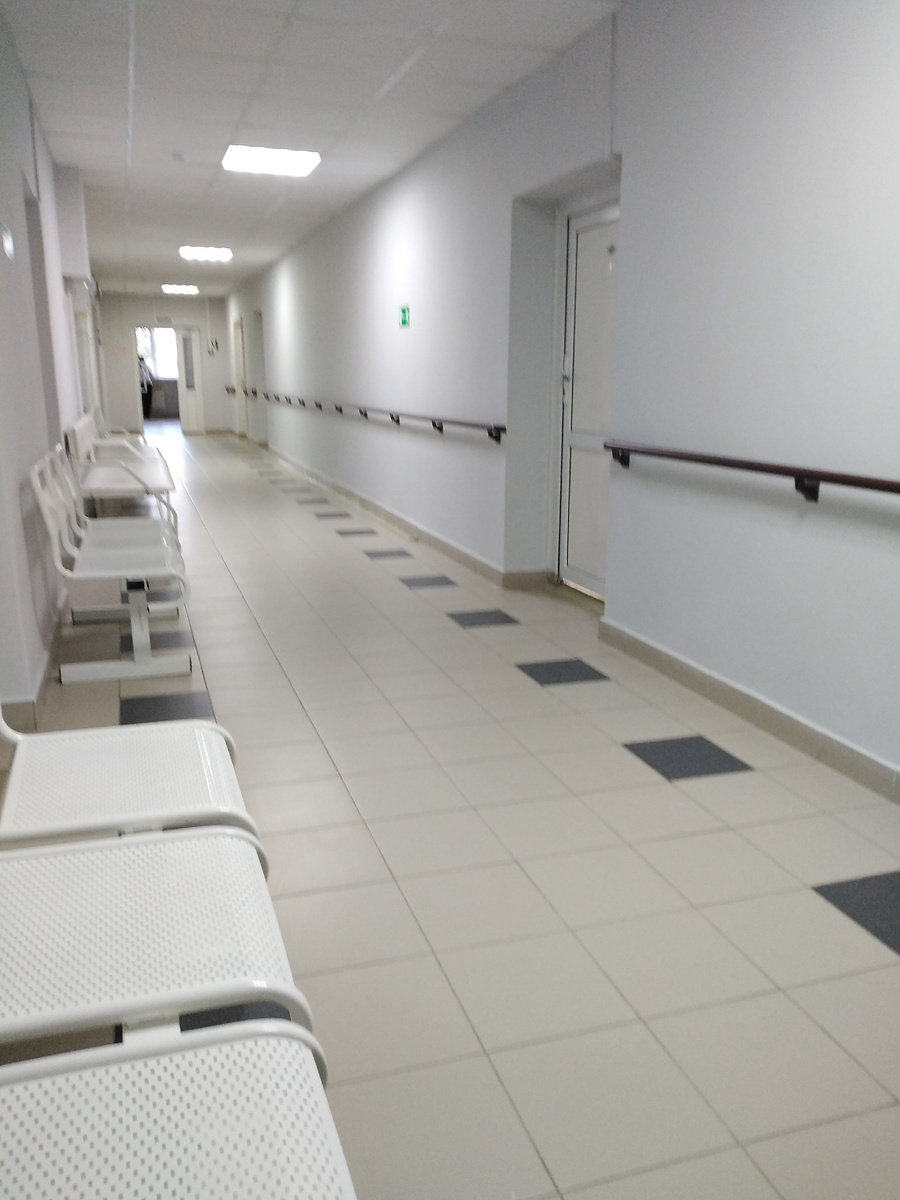 В коридорах больницы... 