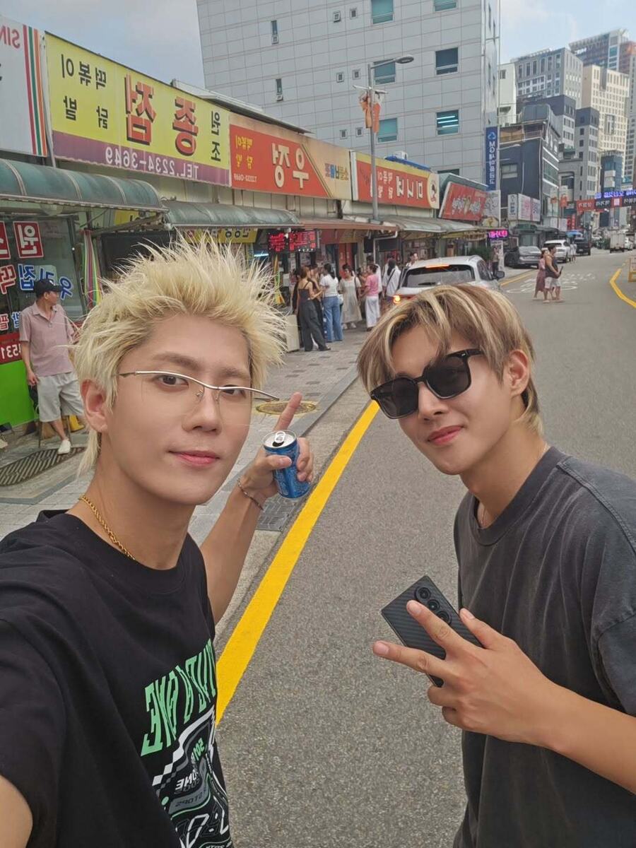    источник: @hyunjoong860606