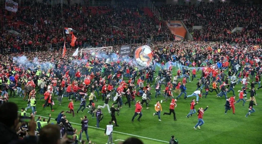 Болельщики спартака праздуют чемпионство