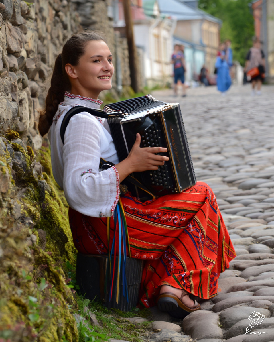 Правообладатель : Егор Ерзин