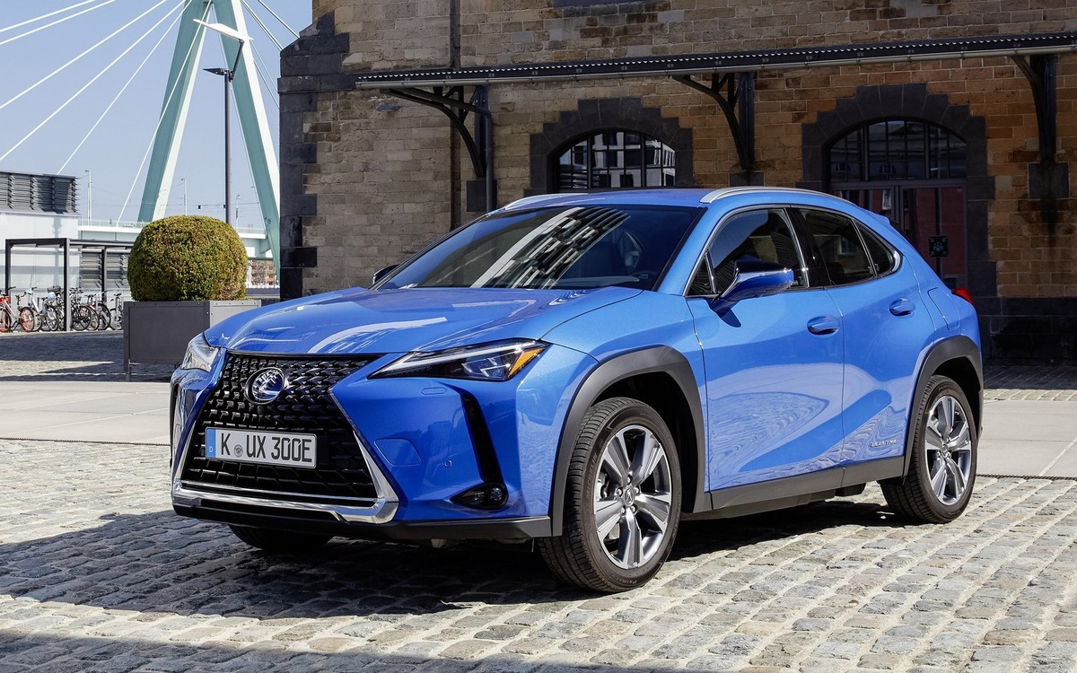    Электрический кроссовер Lexus UX 300e