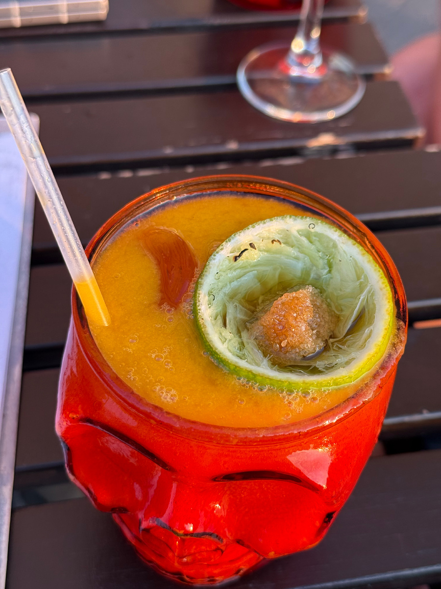 Одноклассников выкладывать не буду, а вот манговый коктейль размещу