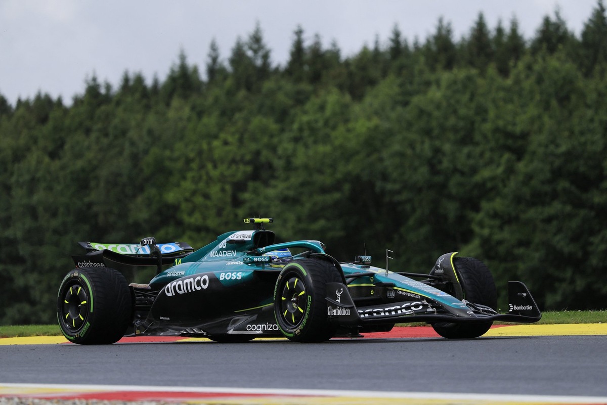    Фернандо Алонсо из Aston Martin, Гран-при Бельгии Формулы-1