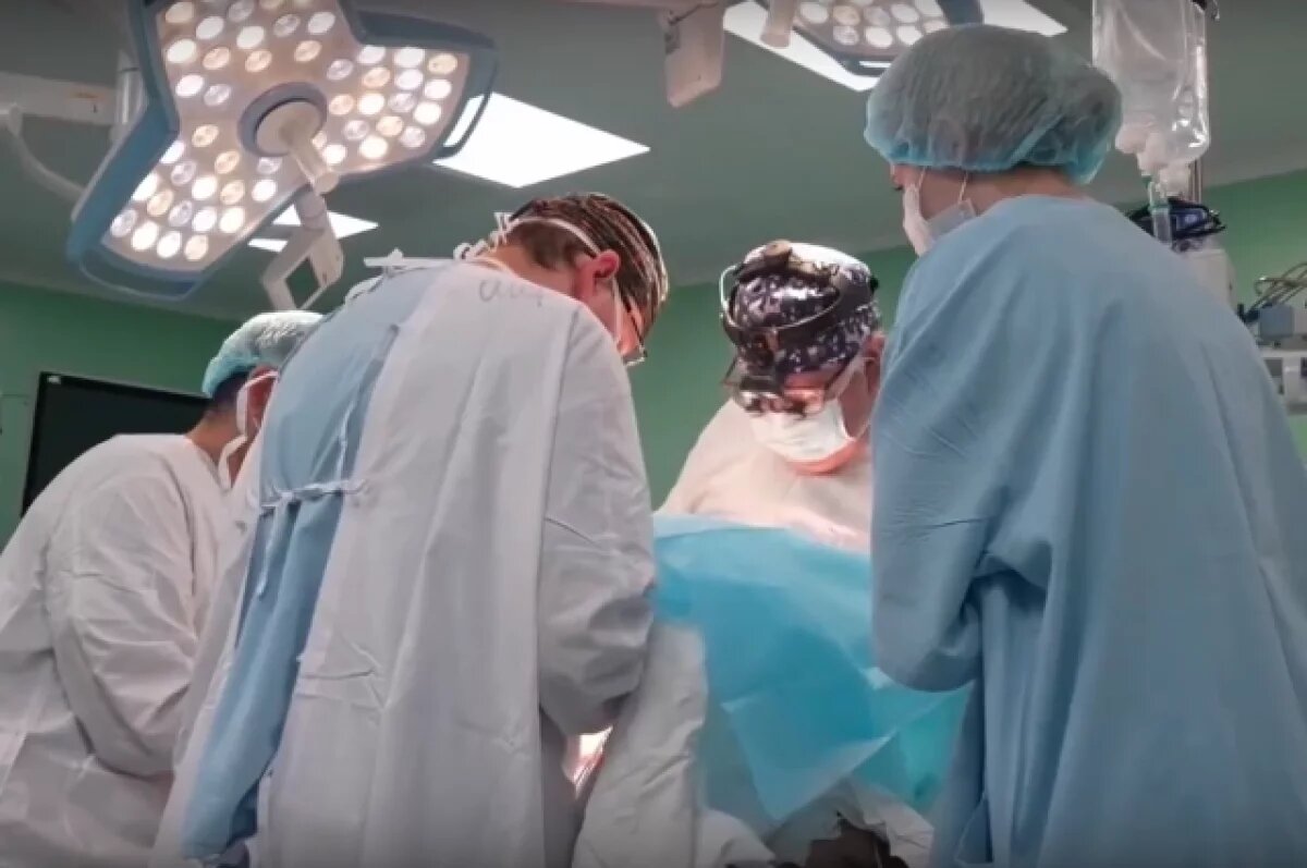    Хирурги впервые установили протез аортального клапана подростку в Иркутске