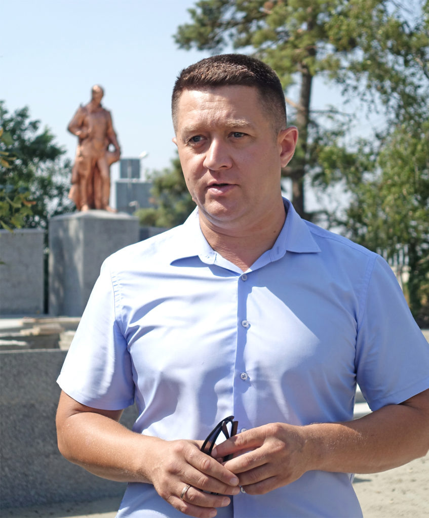    Глава поселения Сергей Колесников. Владимир Головенко