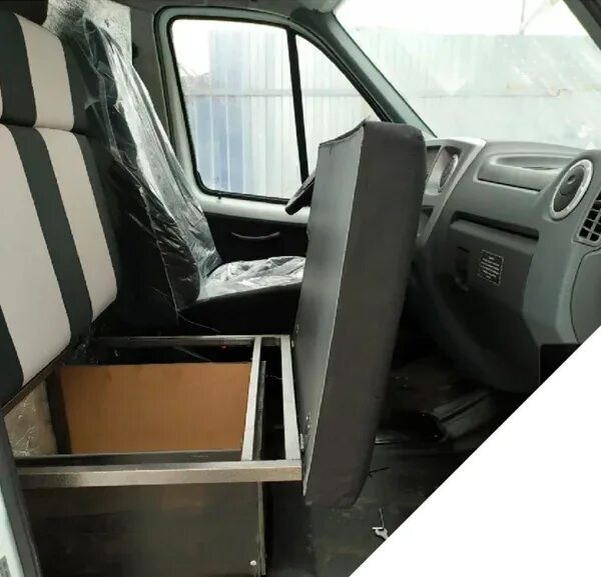 Переезд: поездка вместе с водителем (неудобное сиденье пассажира)