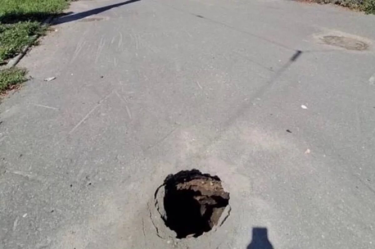    На ул. Спартака в Иванове провалился асфальт