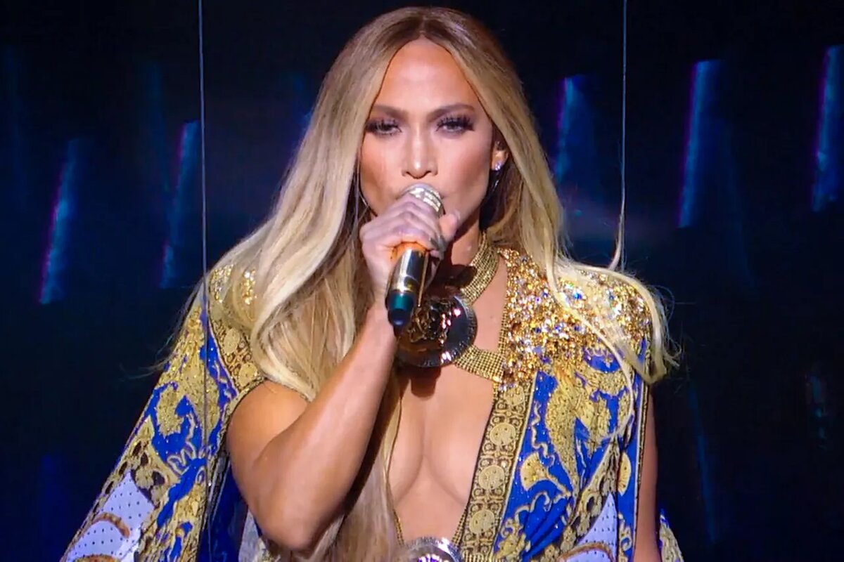 CC BY 3.0 / MTV International / Jennifer Lopez performing at MTV VMAs 2018