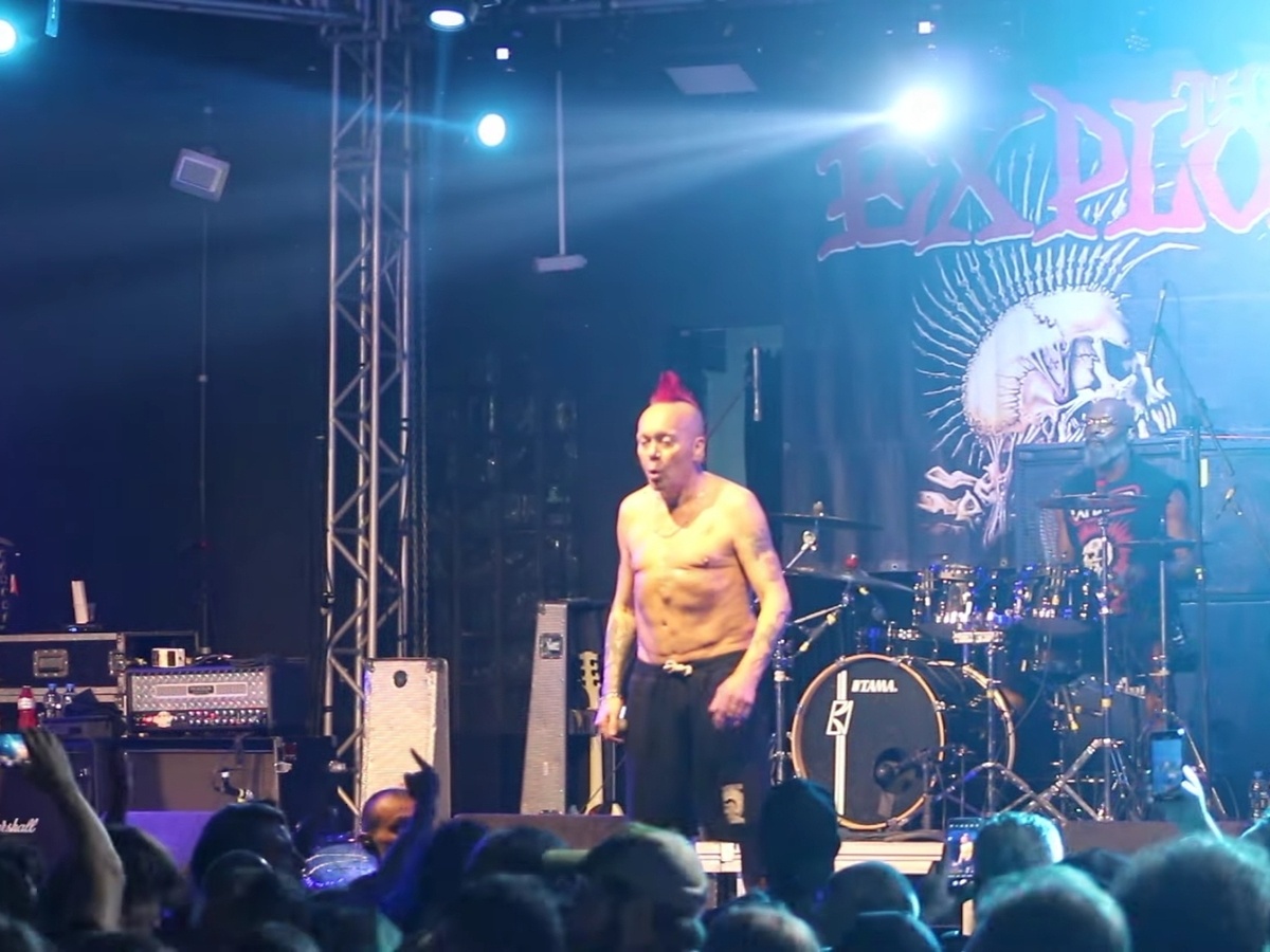 Уотти Бьюкен на концерте в Куритибе (Бразилия), 2025-й год.