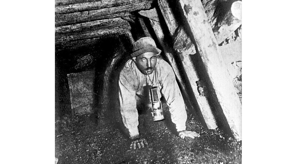    Обкатчик в шахте Донбасса, 1915 год / РИА «Новости»