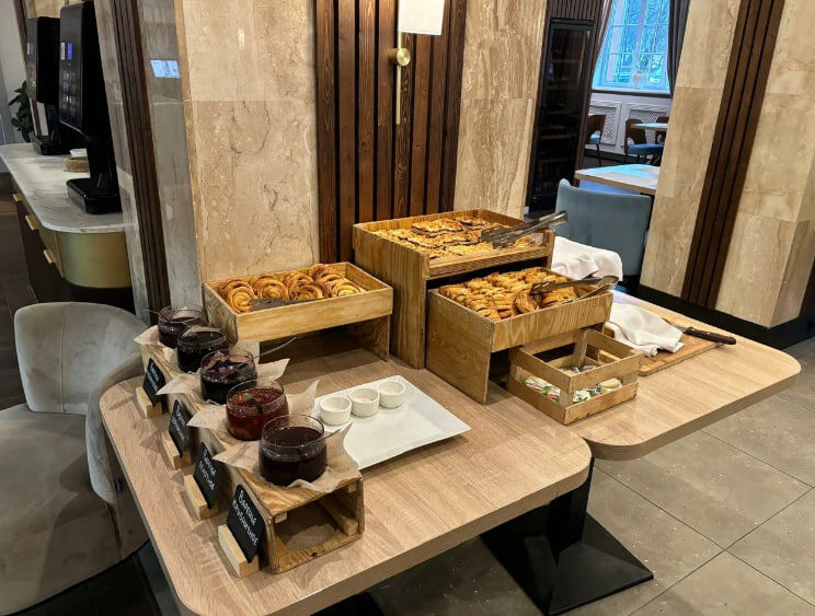 Ели мы много и с удовольствием, благо все к этому располагало :)