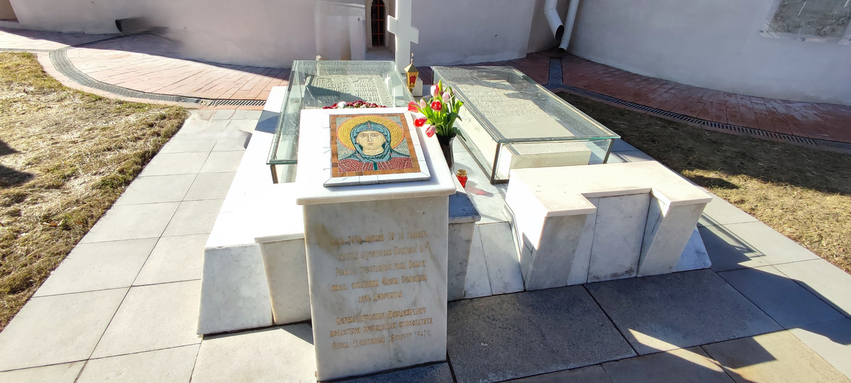 Могила Елены Московской находится у Смоленского собора