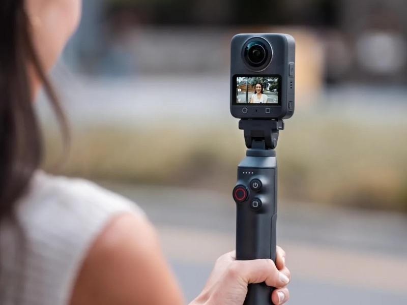    DJI представила свою первую 360-градусную камеру