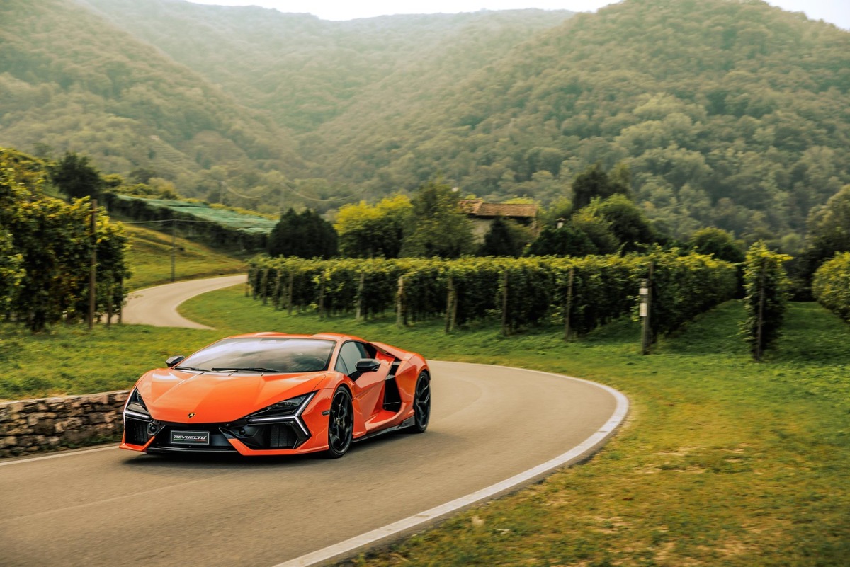    С января Lamborghini продала 5681 автомобиль, что стало лучшим результатом за всю историю производителя