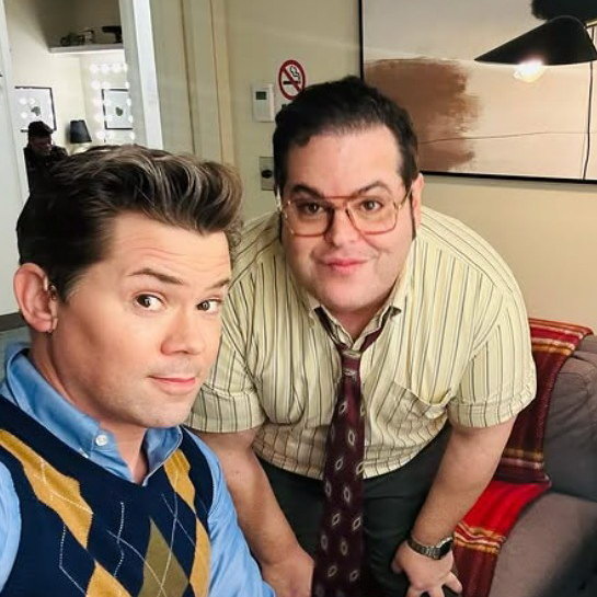     Эндрю Рэннеллс и Джош Гад попадут в телевизор в телеремейке «Оставайтесь с нами»