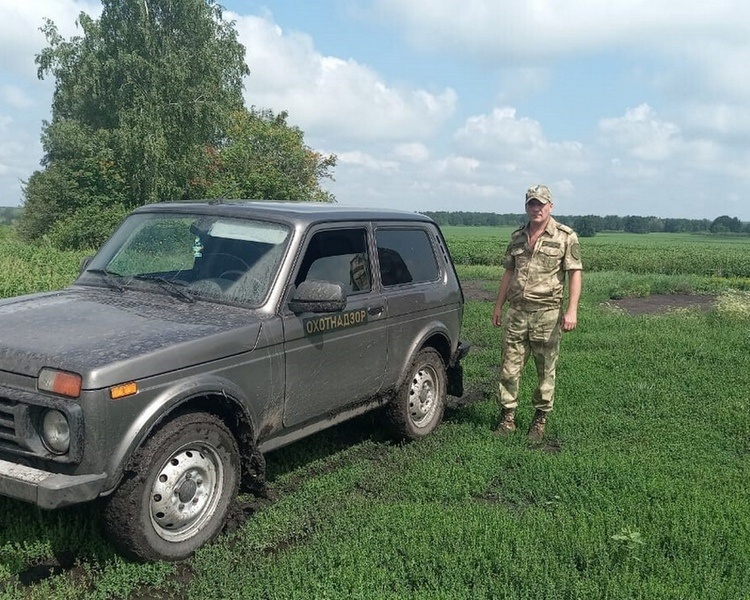     Куряне без разрешения установили сети для добычи бобра и американской норки