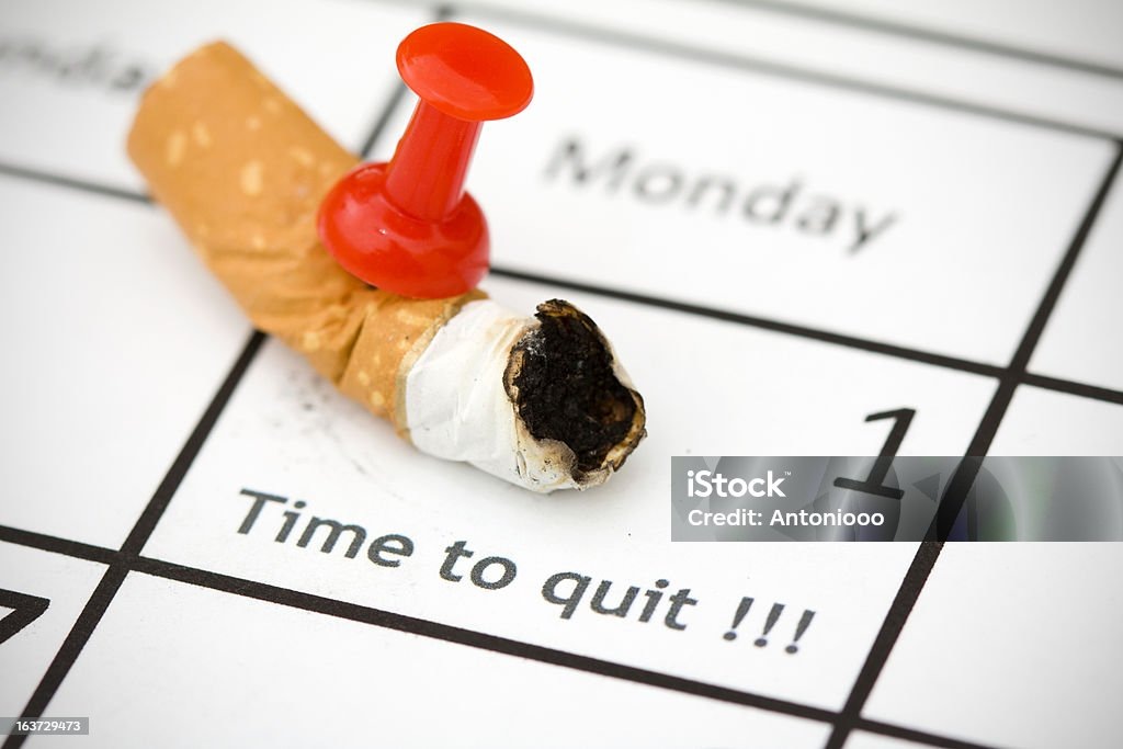 Time to quit, в переводе с английского - время бросать.