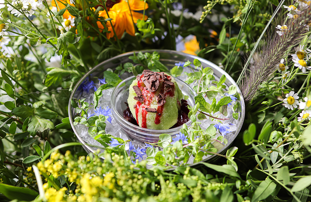     Мятный шербет с шоколадной стружкой и вишневым кули — оммаж рассказу Рэя Брэдбери «Весь город спит».    
 Фото: ЦДЛ