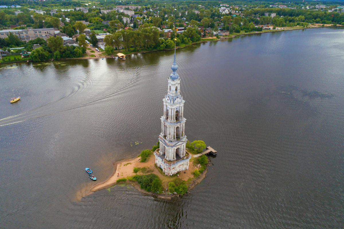 Колокольня Николаевского собора с высоты птичьего полета
