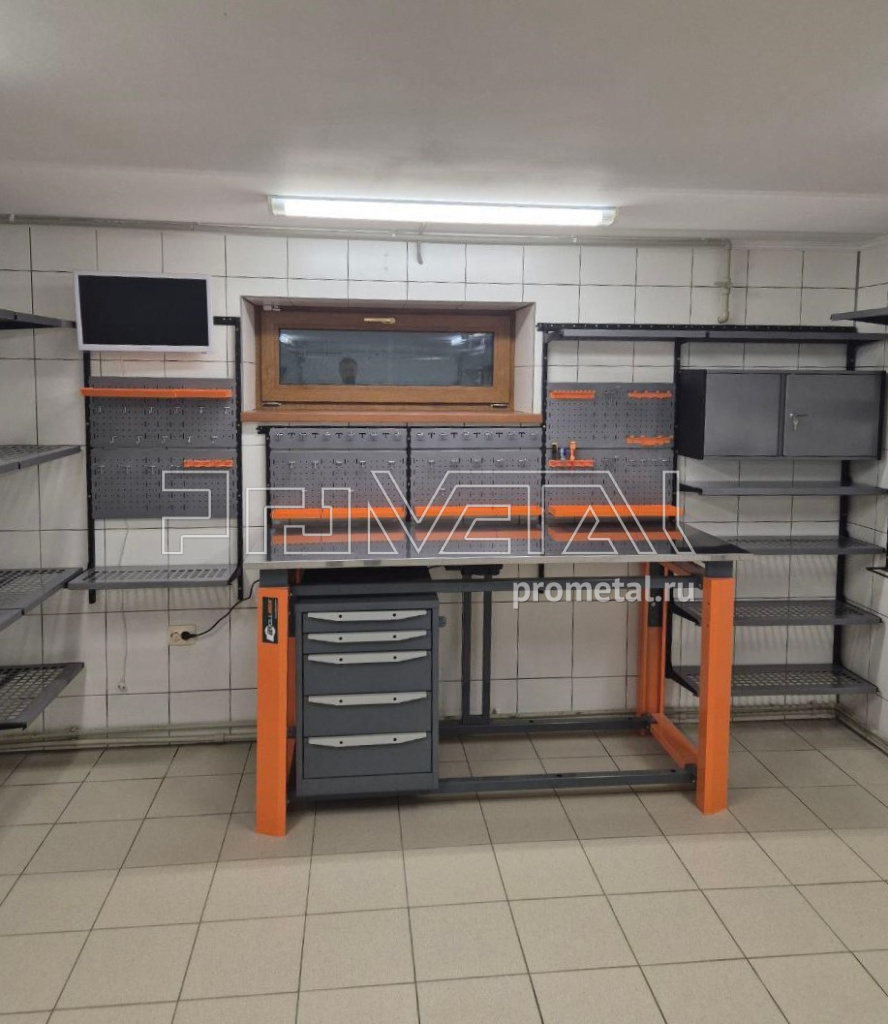 Рабочее место в гараже