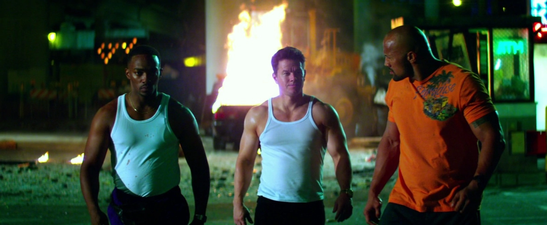 «Кровью и потом: анаболики» - недооцененная черная комедия Майкла Бэя.