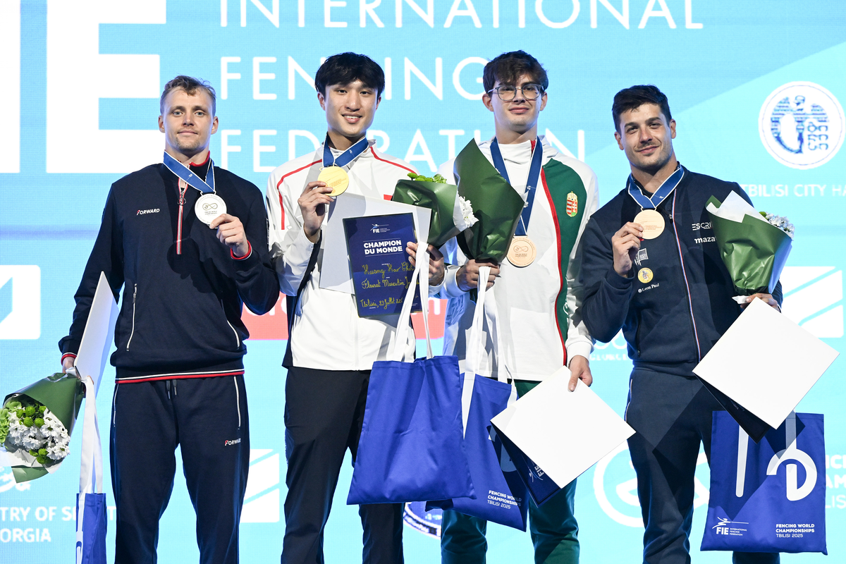     Кирилл Бородачев (слева)