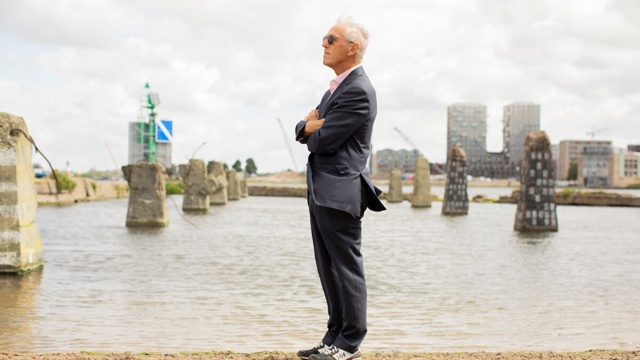 Дерк Зауэр на берегу