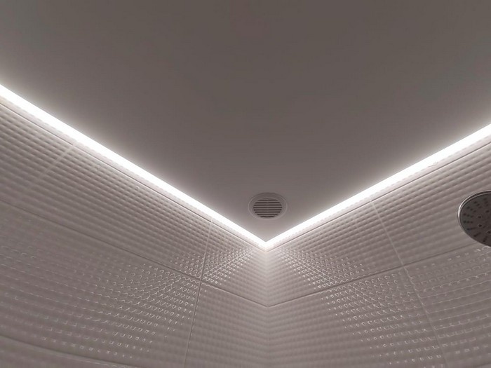 Простая, пластиковая, вент. Решётка – Фото 1
 