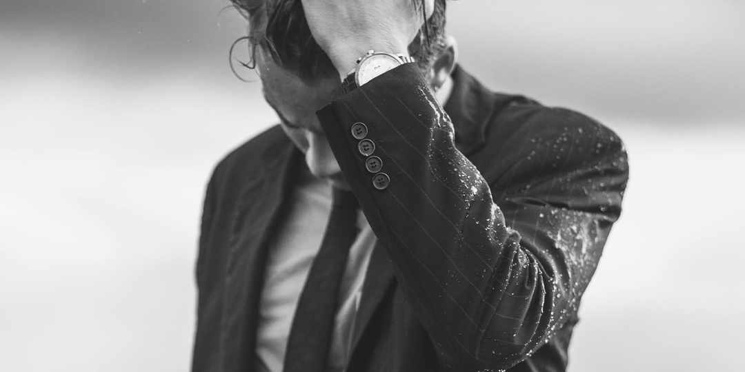 Что делает мужчина, когда хочет вернуть женщину после расставания