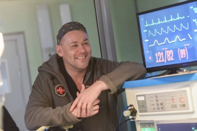    В апреле 2025 года стало известно, что Максим Аверин вернётся в новом, 13-м сезоне сериала «Склифосовский». Кадр из сериала