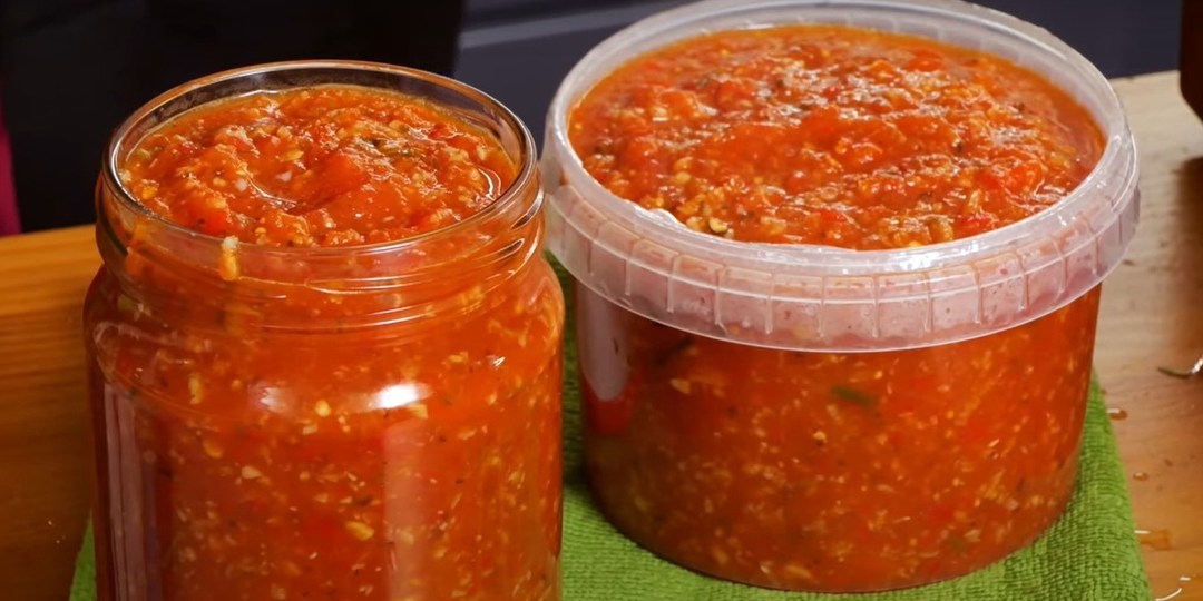 Аджика без варки из помидор и перца - рецепт находка, просто и вкусно
