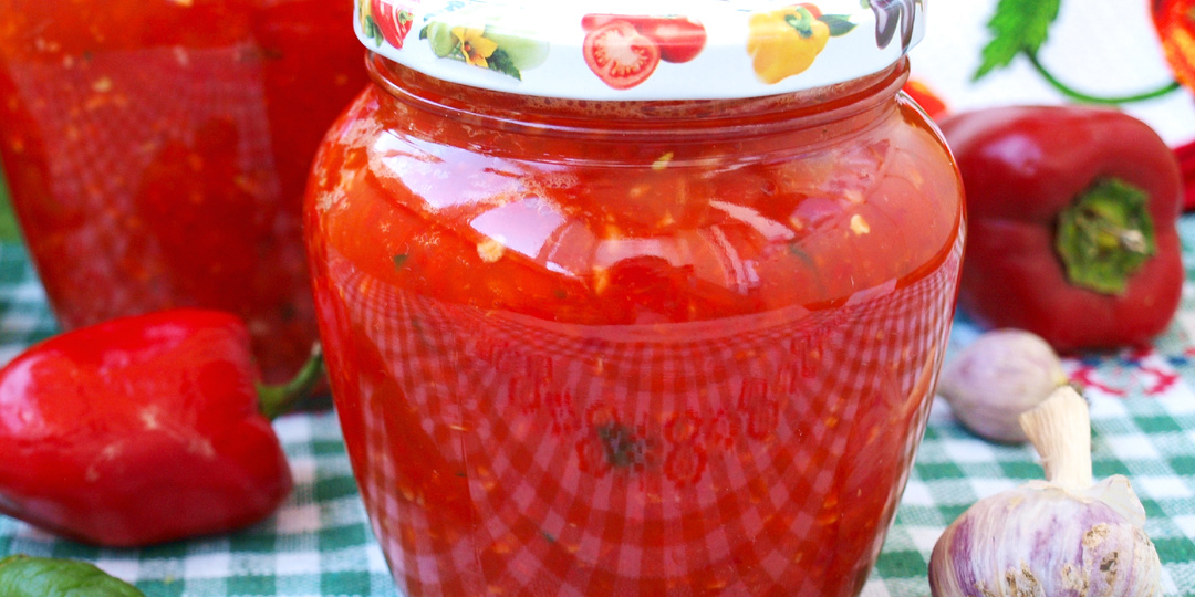 Ни кипятка, ни стерилизации, а хранится всю зиму. И на вкус выходит такой, что пальцы оближешь!