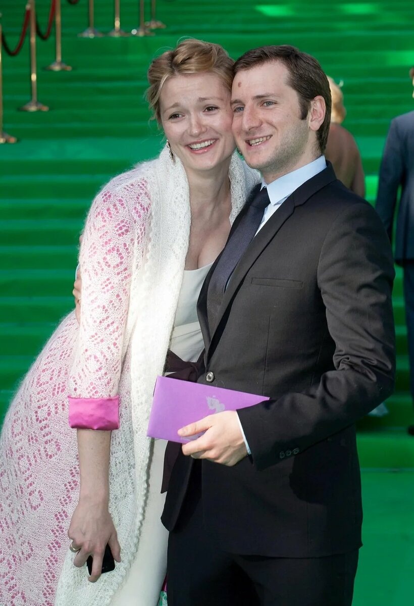  Михалкова и Гигинеишвили 