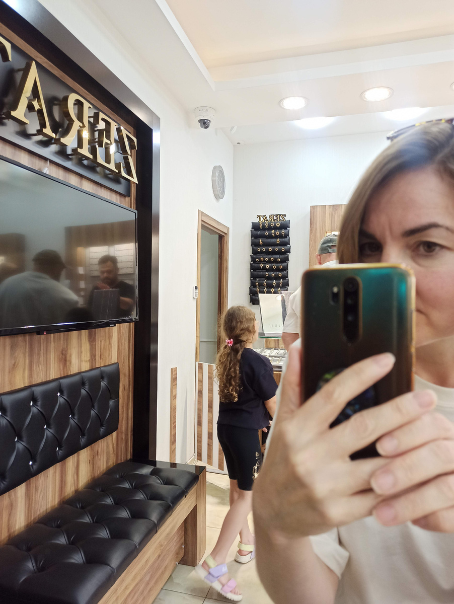 В ювелирном магазине