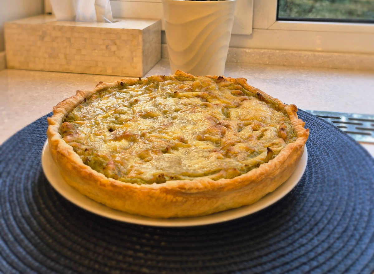 Пирог с картошкой, брокколи и сыром 