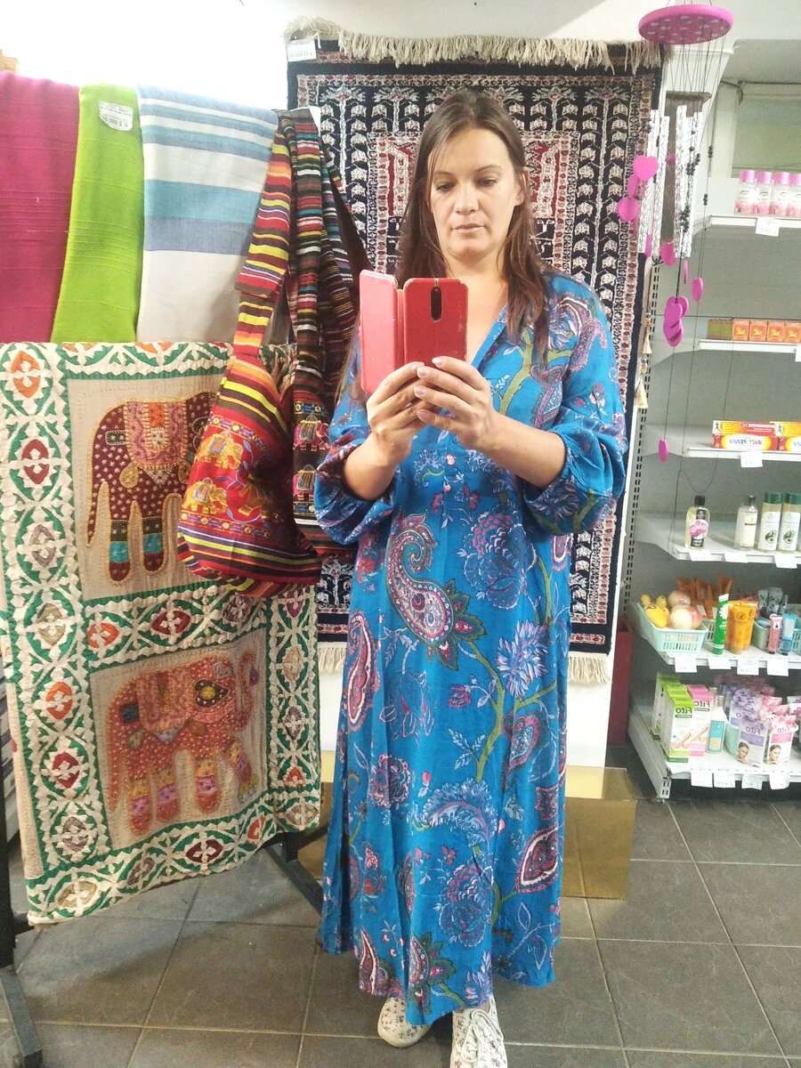 Синее с дикими травами и огурцами