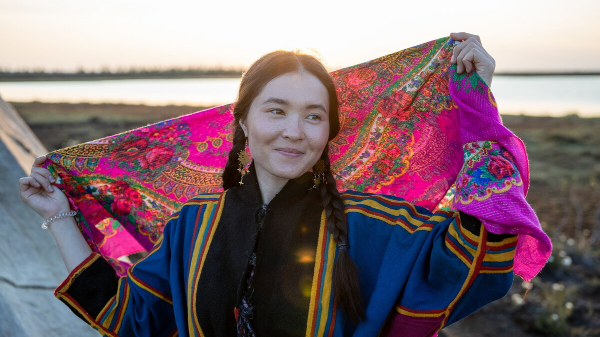 Ксения Яр в ненецком платье. Фото Ф. Воронова