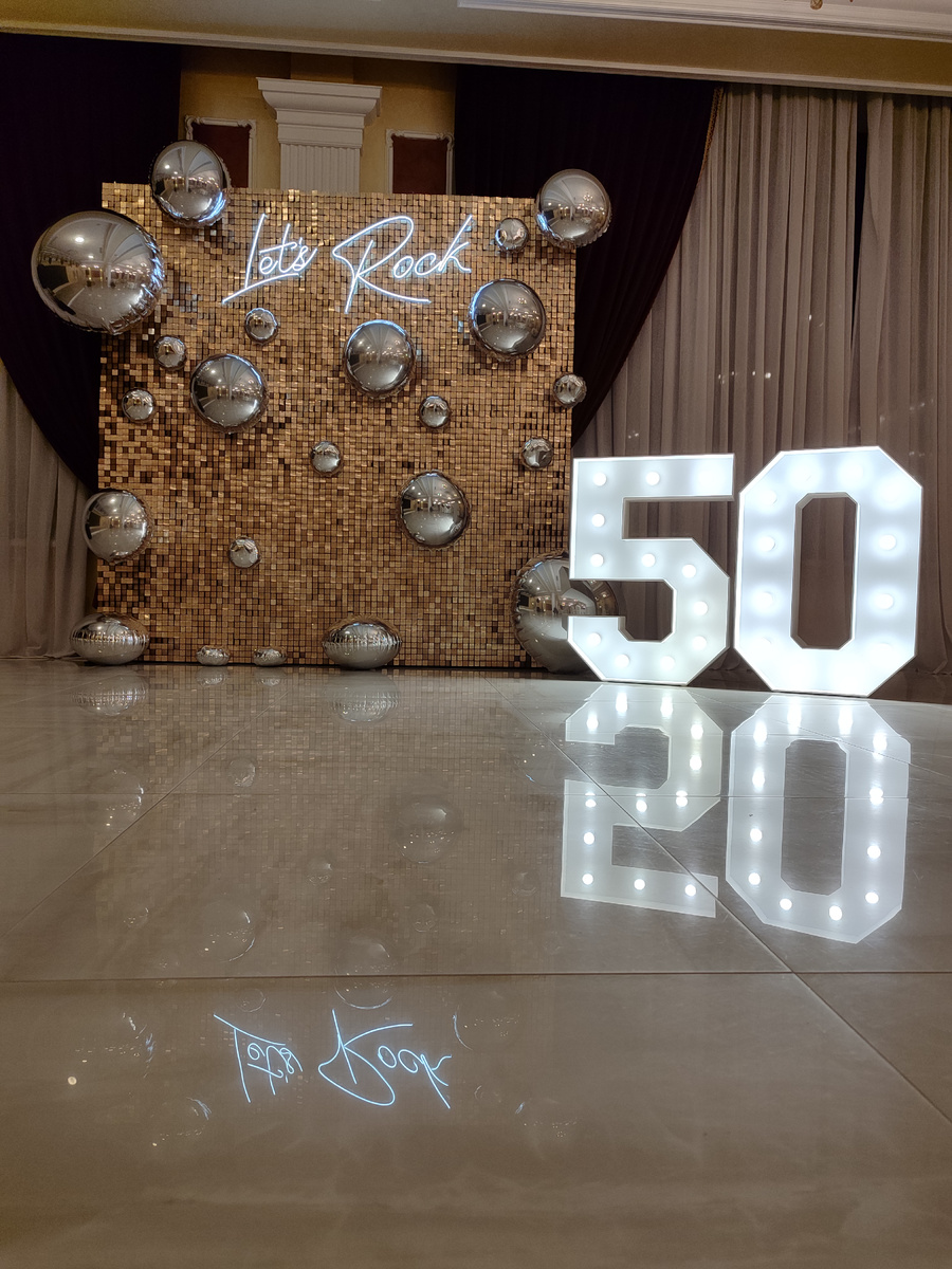 Фотозона на юбилей 50 лет в ресторанном комплексе "Фердуси". 