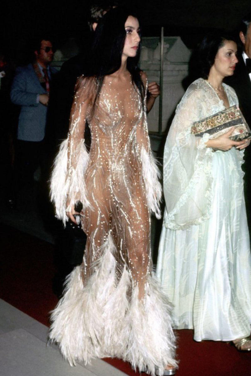 Шер в Bob Mackie в 1974 году