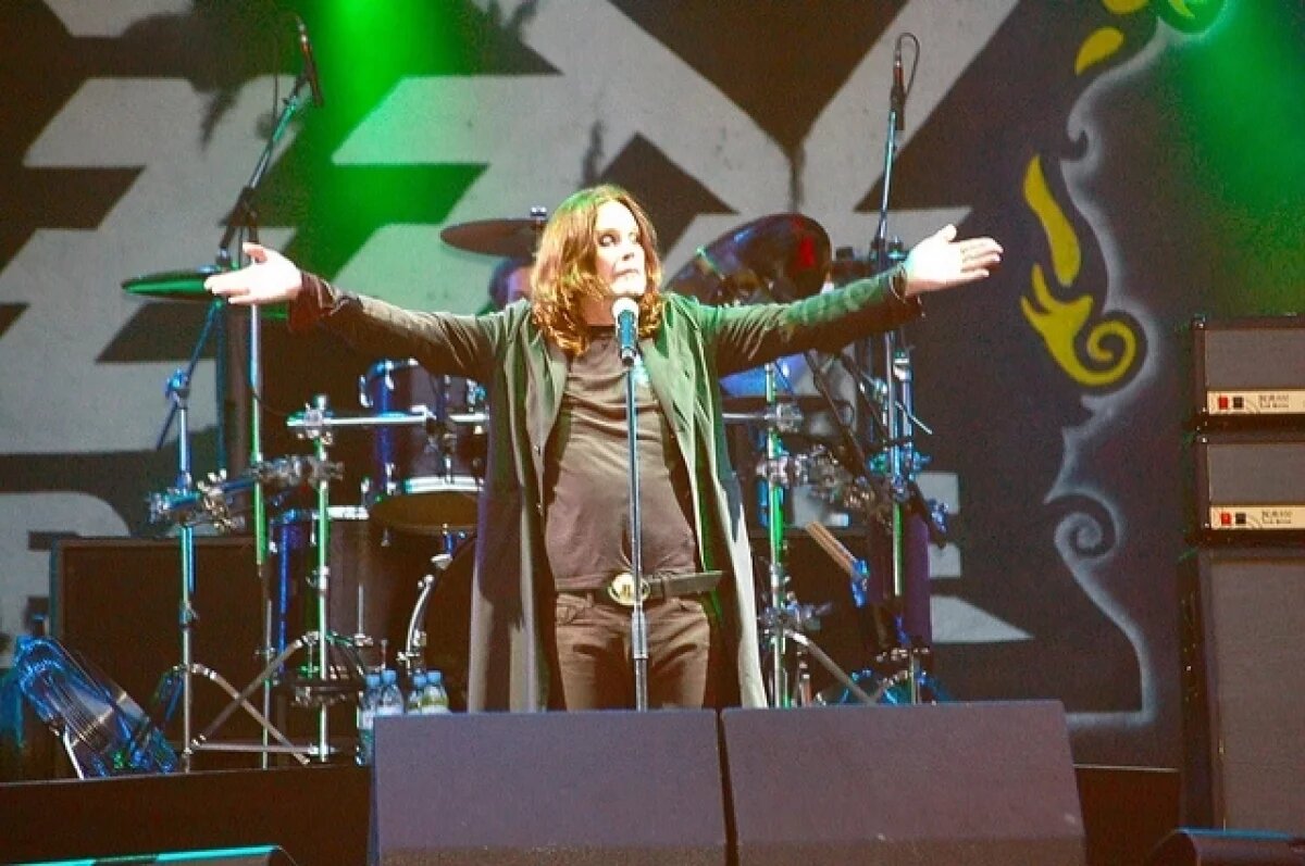    Daily Mirror: Оззи Осборна похоронили в саду особняка