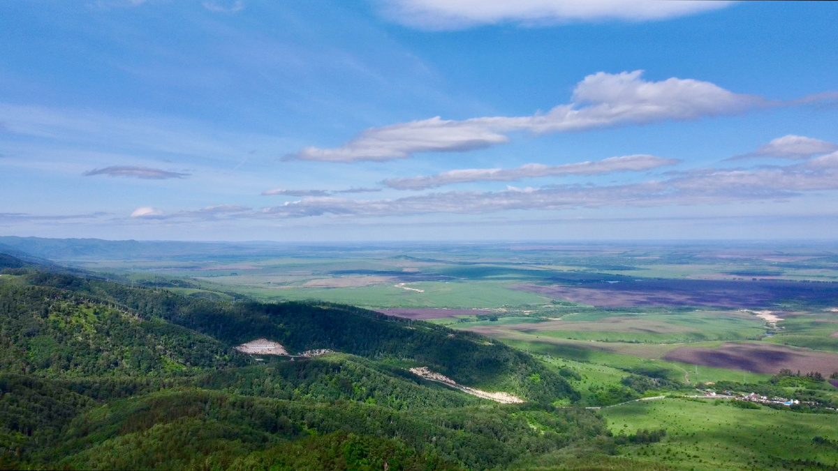 Вид на Бийскую долину и серпантин "Белокуриха-2"